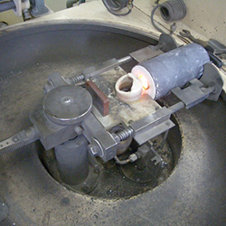 真空遠心鋳造機9