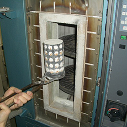 真空吸引加圧鋳造機5